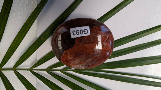 G093 Quartz hematoide galet