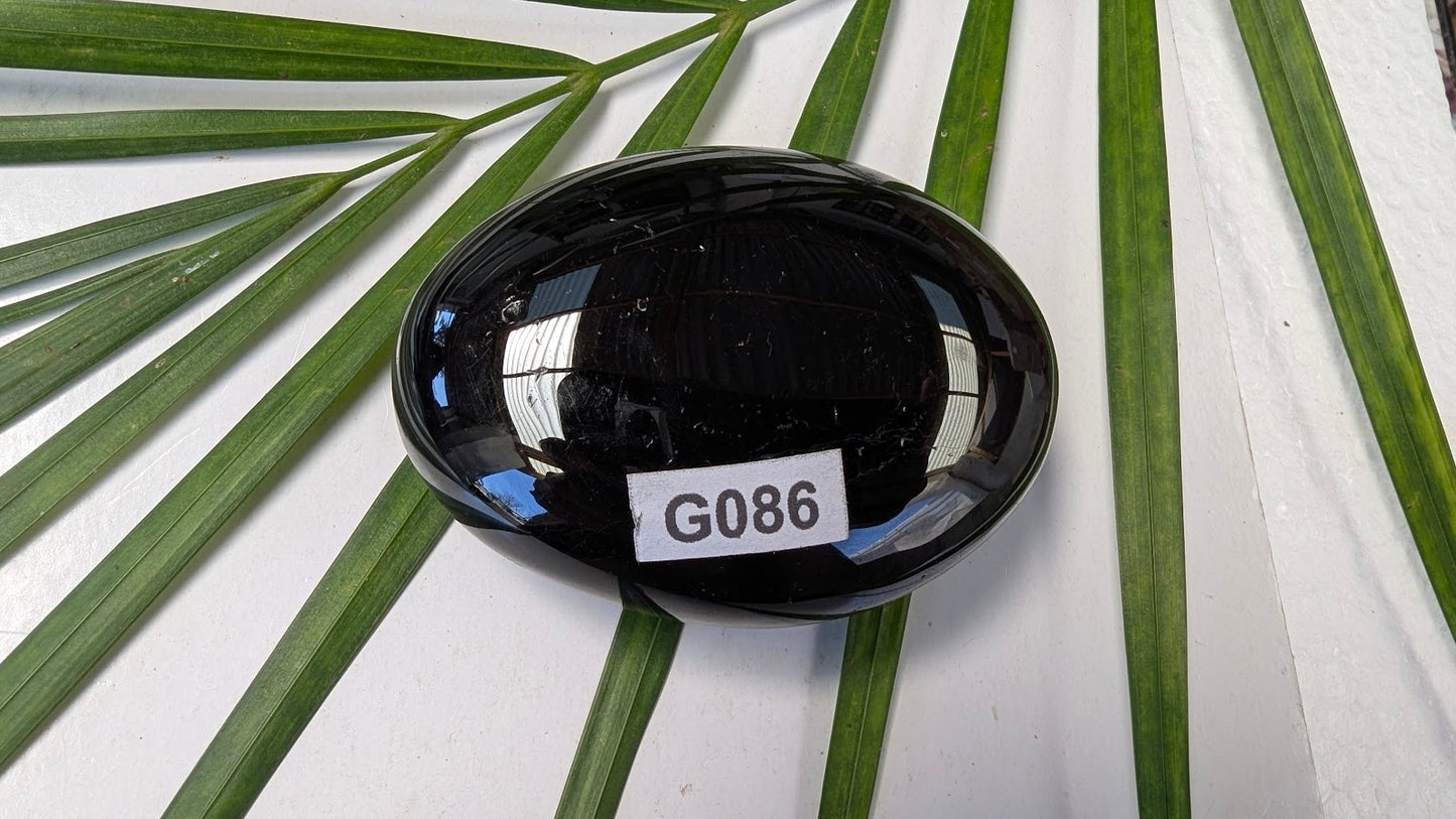G086 Tourmaline noire galet