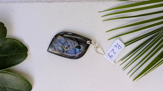 Pe29 Pendentif Labradorite Feuille