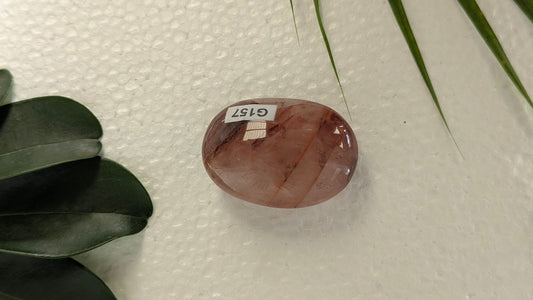 G157 Quartz hematoide rouge galet