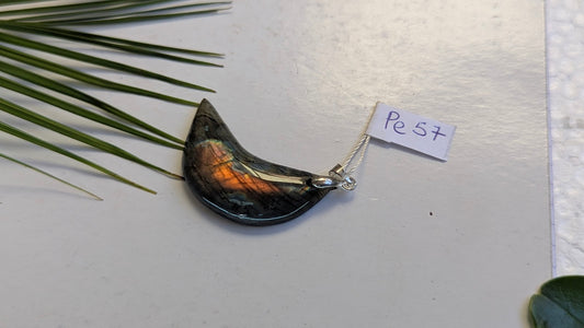 Pe 57 Pendentif Labradorite Lune