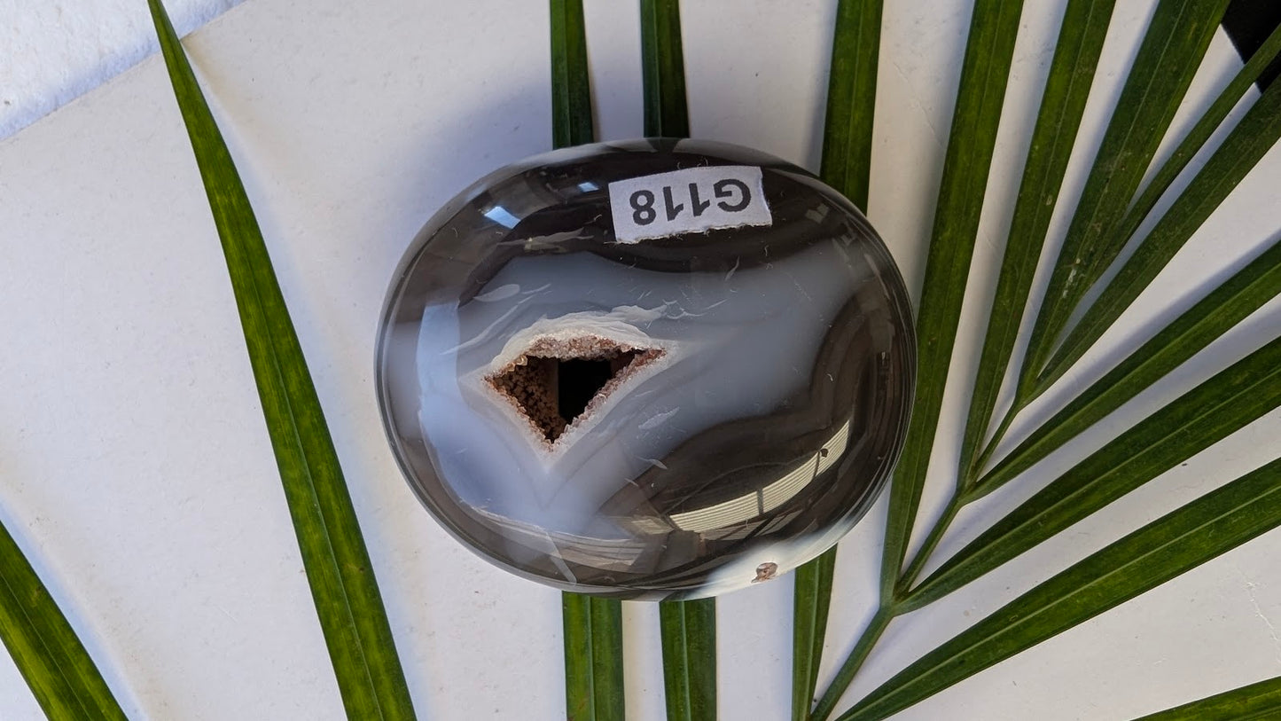 G118 Agate rubanée Galet