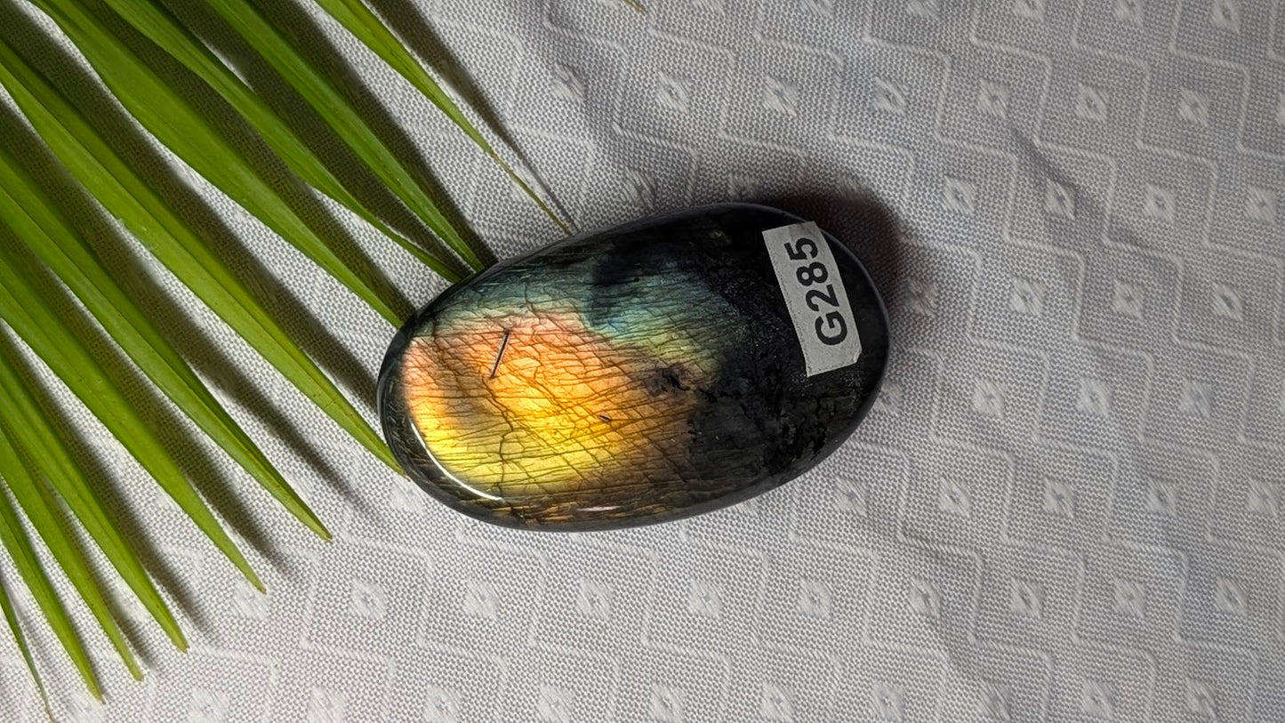 G285 Labradorite galet