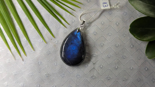 Pe 13 Pendentif Labradorite Goutte