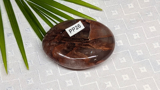 PP26 Quartz hematoide rouge pierre de pouce